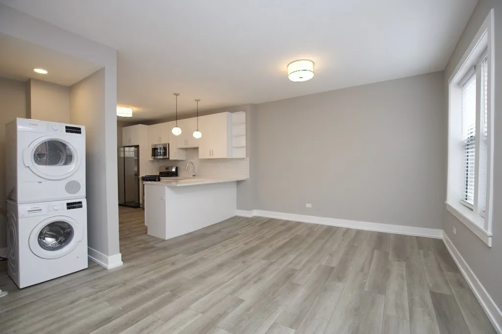 3943 N Janssen Ave, ,  60613, USA 60613-unit#2S-Chicago-IL