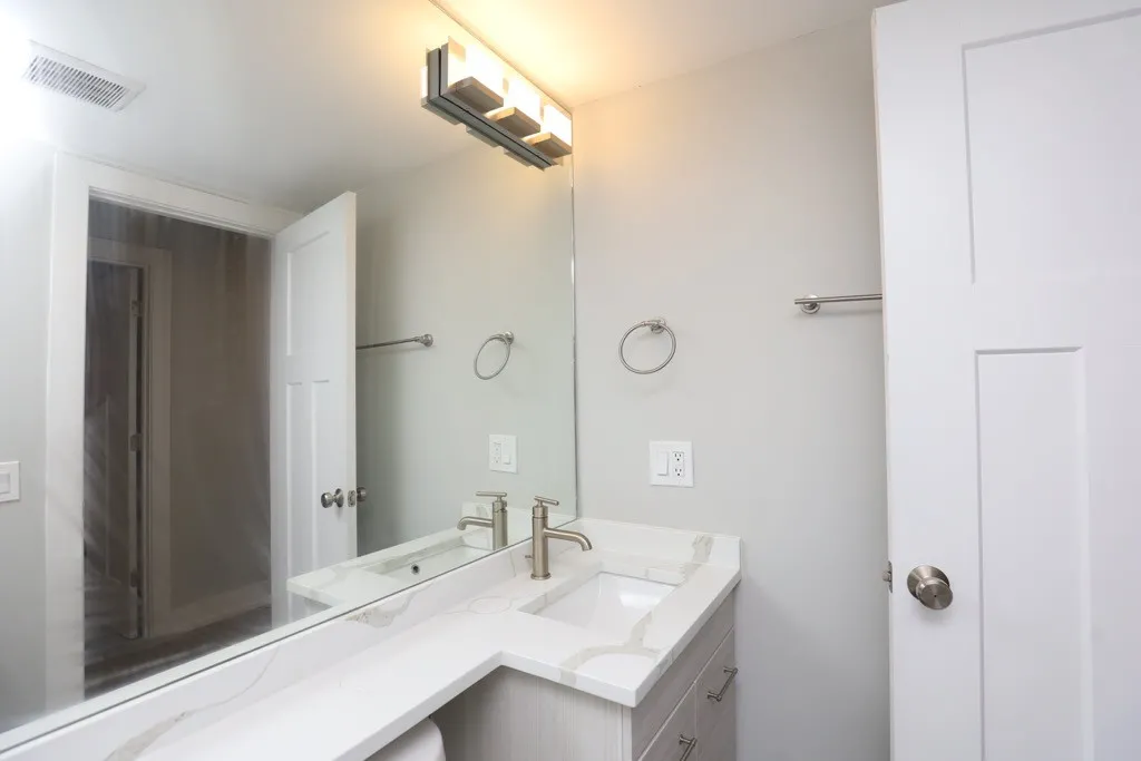 445 W Barry Ave, , 60657, USA 60657-unit#102-Chicago-IL