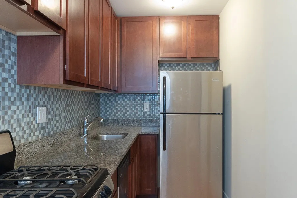 425 W Roscoe St, ,  60657, USA 60657-unit#401-Chicago-IL