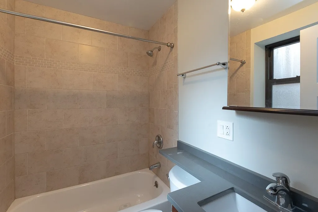 425 W Roscoe St, ,  60657, USA 60657-unit#401-Chicago-IL