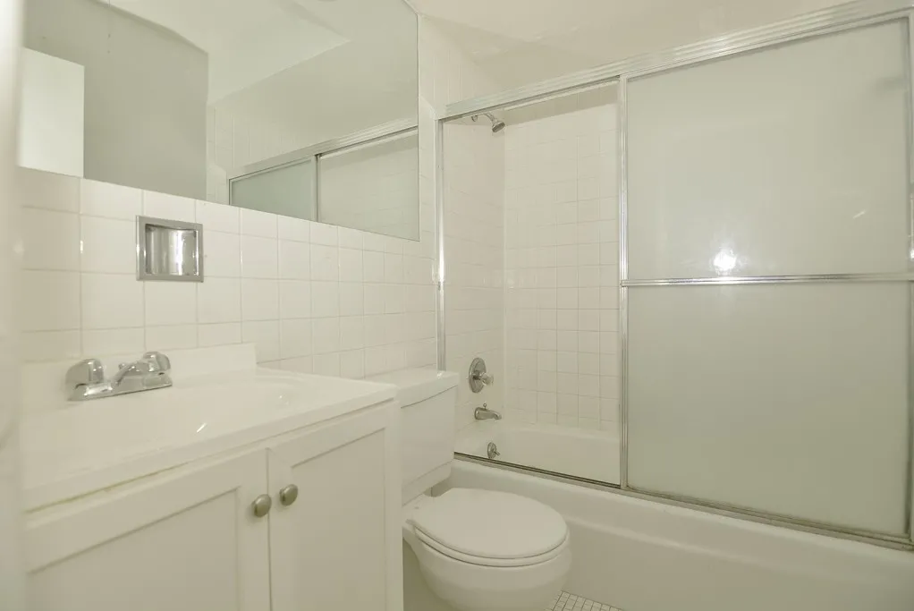 510 W Briar Pl, ,  60657, USA 60657-unit#205-Chicago-IL