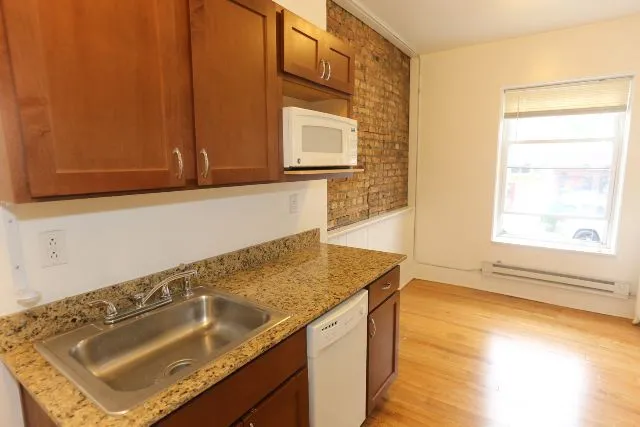 957 W Cornelia Ave, , 60657, USA 60657-unit#1B-Chicago-IL