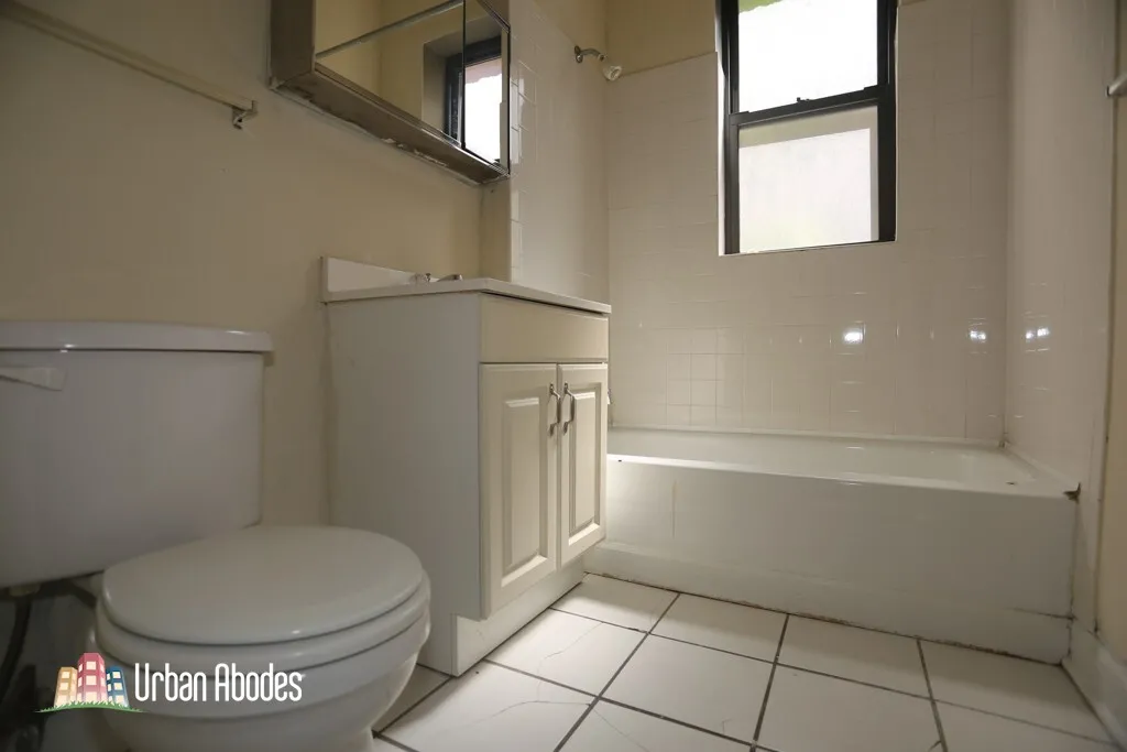 721 W Barry Ave, , 60657, USA 60657-unit#1A-Chicago-IL