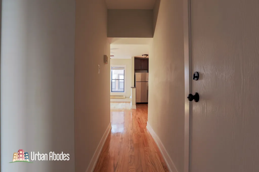 821a W Cornelia Ave, ,  60657, USA 60657-unit#211-Chicago-IL