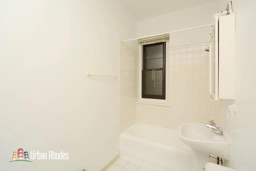 635 W Barry Ave, , 60657, USA 60657-unit#201-Chicago-IL