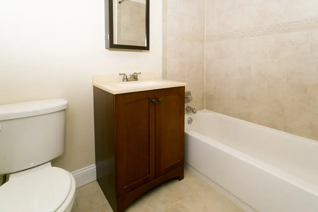 1347 N Dearborn St, , 60610, USA 60610-unit#100-Chicago-IL