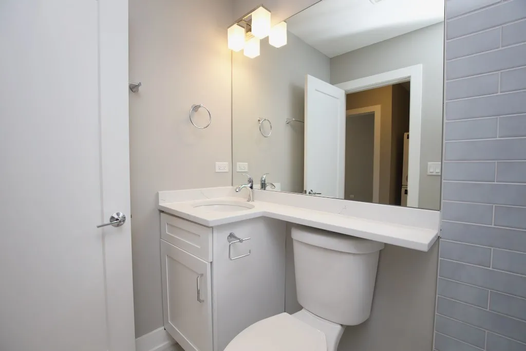 3943 N Janssen Ave, ,  60613, USA 60613-unit#2N-Chicago-IL