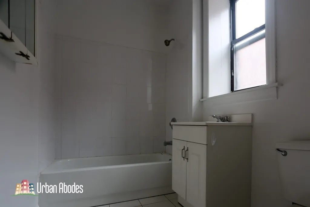 821 W Waveland Ave, , 60613, USA 60613-unit#2S-Chicago-IL