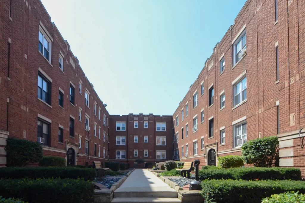 953 W Cornelia Ave, , 60657, USA 60657-unit#2B-Chicago-IL