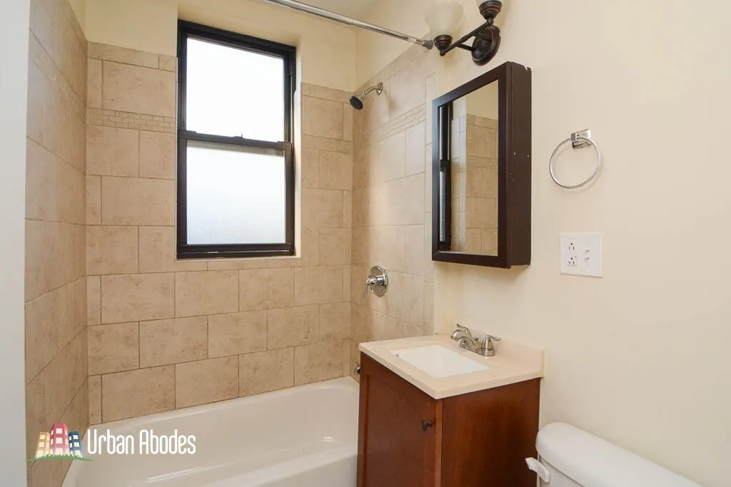 818 W Diversey Pkwy, , 60614, USA 60614-unit#S-Chicago-IL