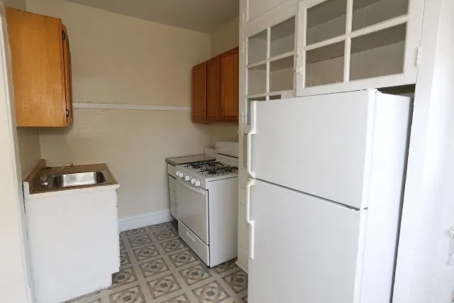 556 W Aldine Ave, ,  60657, USA 60657-unit#2E-Chicago-IL