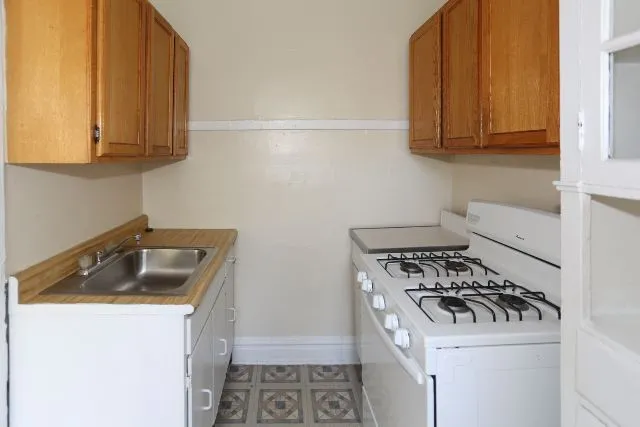 556 W Aldine Ave, ,  60657, USA 60657-unit#2E-Chicago-IL