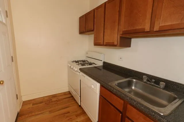 628 W Cornelia Ave, ,  60657, USA 60657-unit#2E-Chicago-IL