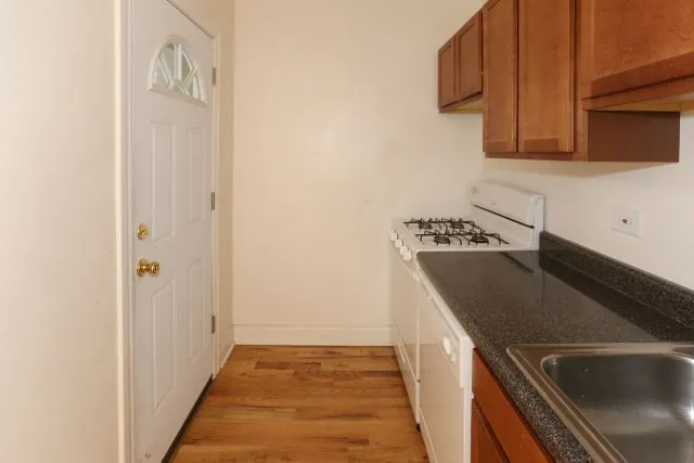 628 W Cornelia Ave, ,  60657, USA 60657-unit#2E-Chicago-IL