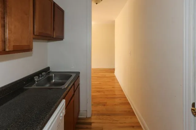 628 W Cornelia Ave, ,  60657, USA 60657-unit#2E-Chicago-IL