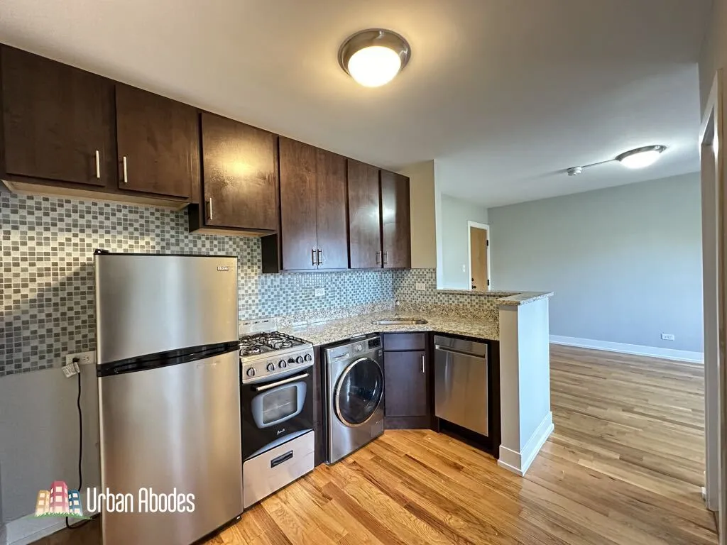 2912 N Mildred Ave, ,  60657, USA 60657-unit#3CC-Chicago-IL