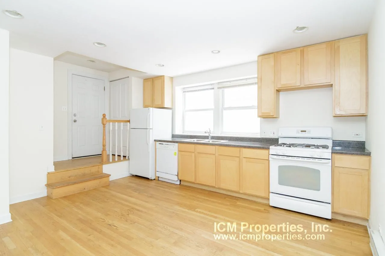 3912 N Pine Grove Ave, , 60613, USA 60613-unit#3920-G-Chicago-IL