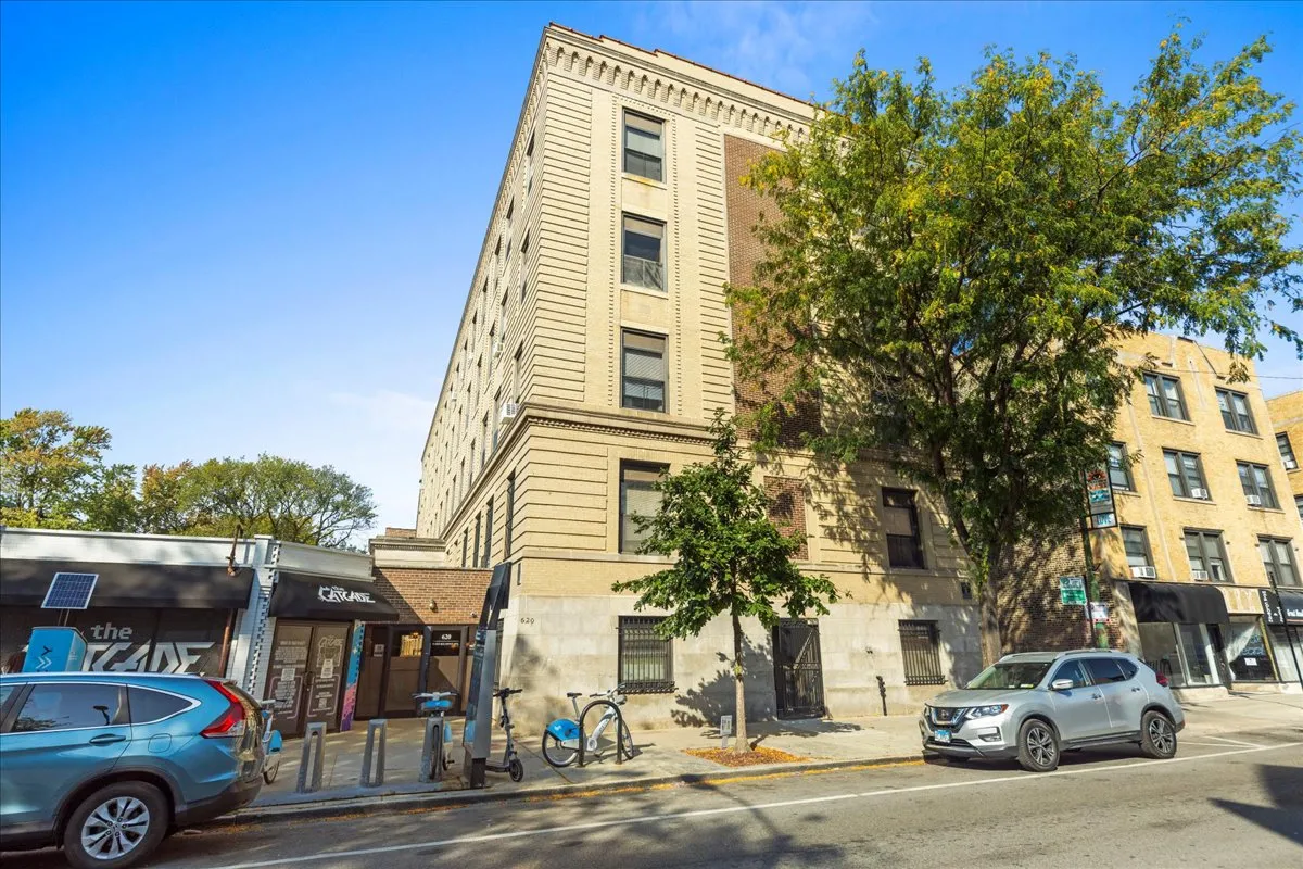 620 W Belmont Ave, , 60657, USA 60657-unit#402-Chicago-IL