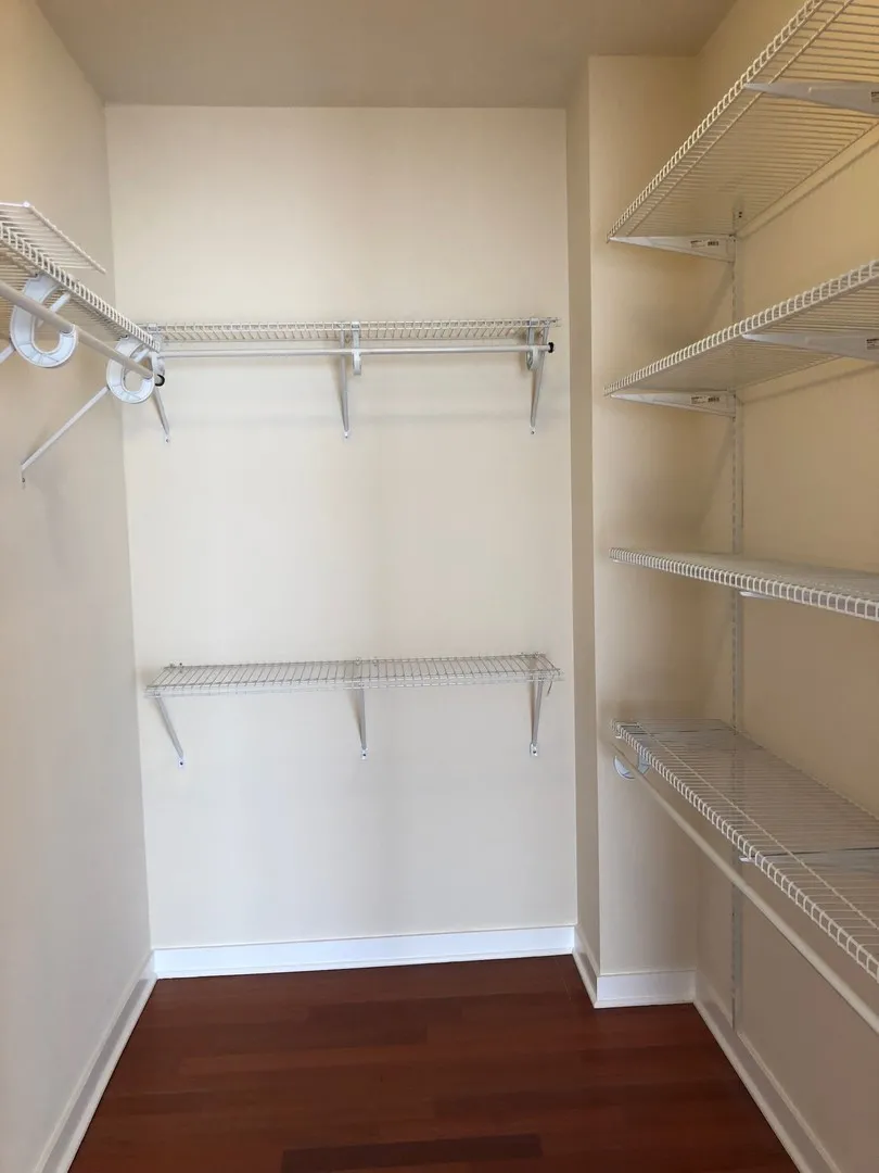6957 N Greenview Ave, , 60626, USA 60626-unit#4B-Chicago-IL