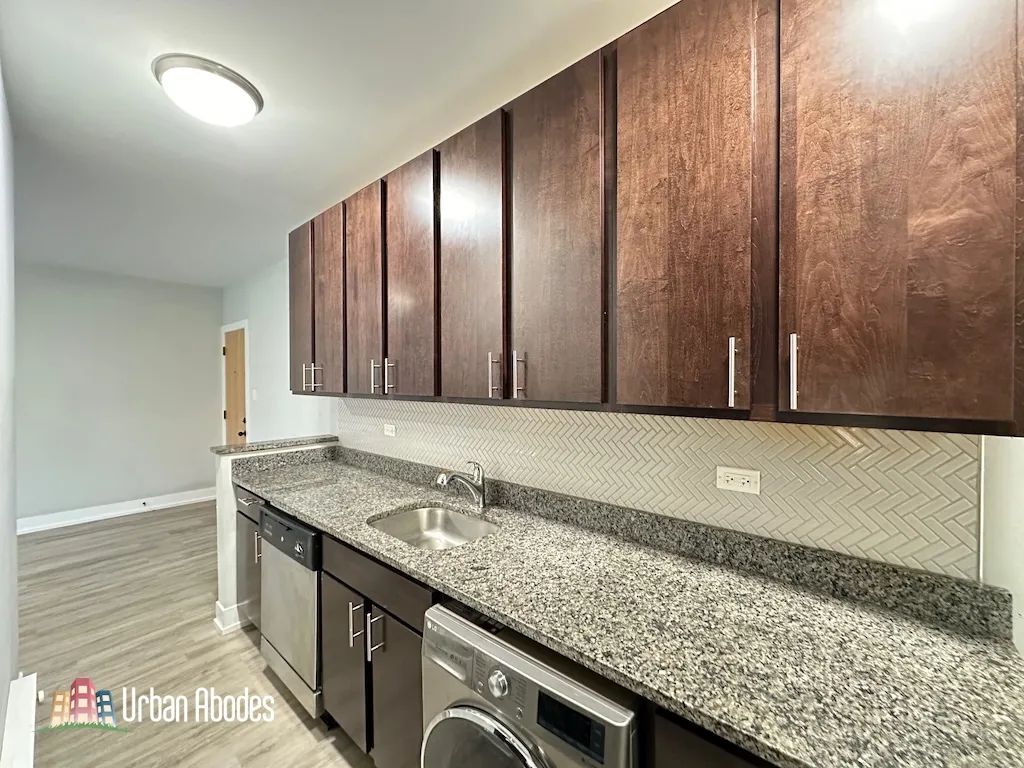 703 W Brompton Ave, , 60657, USA 60657-unit#10-Chicago-IL