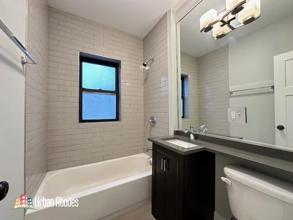 703 W Brompton Ave, , 60657, USA 60657-unit#10-Chicago-IL