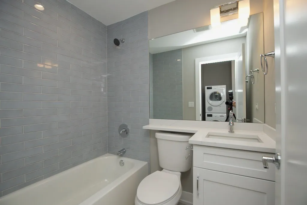 3933 N Janssen Ave, ,  60613, USA 60613-unit#1S-Chicago-IL