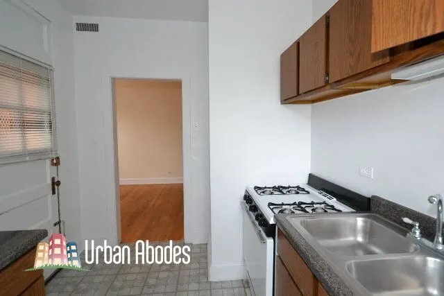 3521 N Racine Ave, ,  60657, USA 60657-unit#2N-Chicago-IL