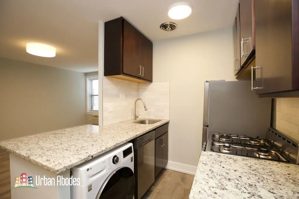 445 W Barry Ave, , 60657, USA 60657-unit#421-Chicago-IL