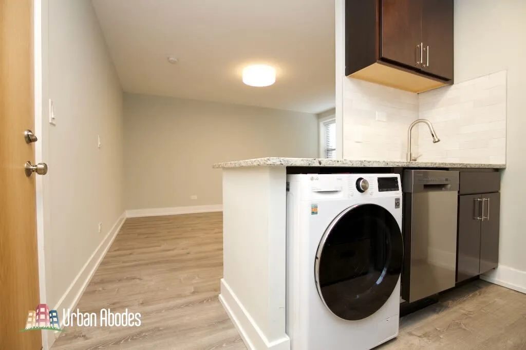 445 W Barry Ave, , 60657, USA 60657-unit#421-Chicago-IL