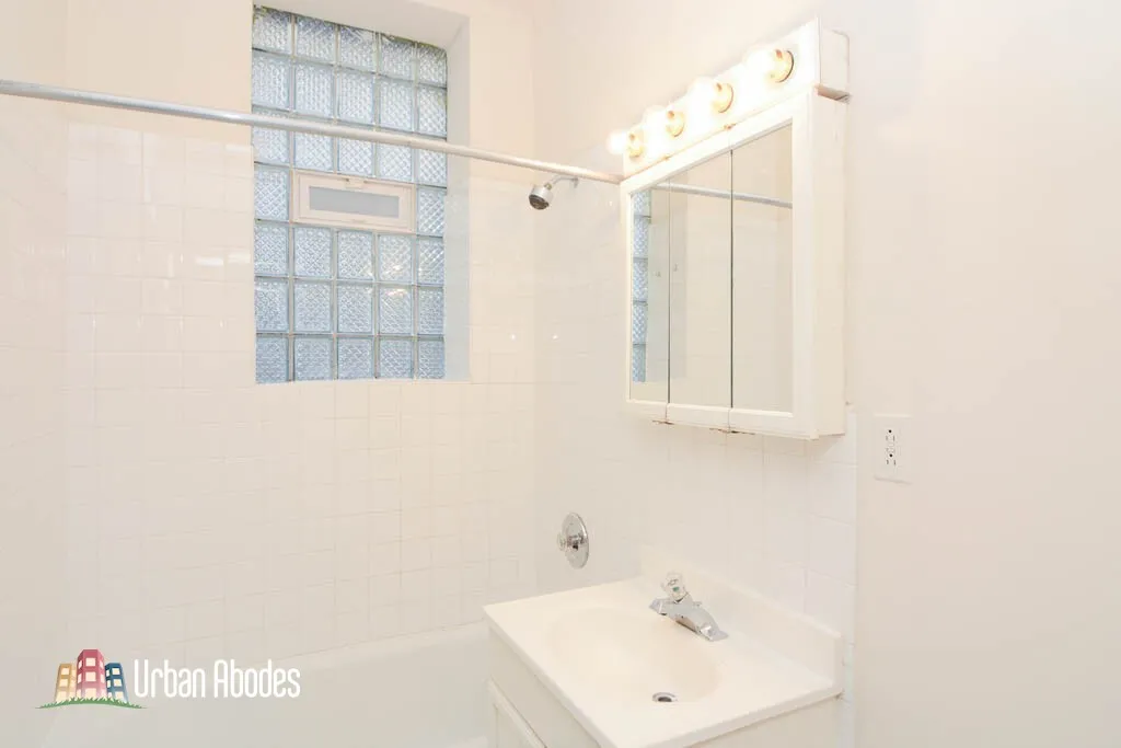 1050 W George St, , 60657, USA 60657-unit#004-Chicago-IL