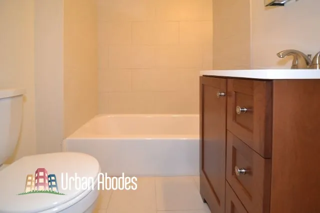 4036 N Ashland Ave, ,  60613, USA 60613-unit#G-S-Chicago-IL