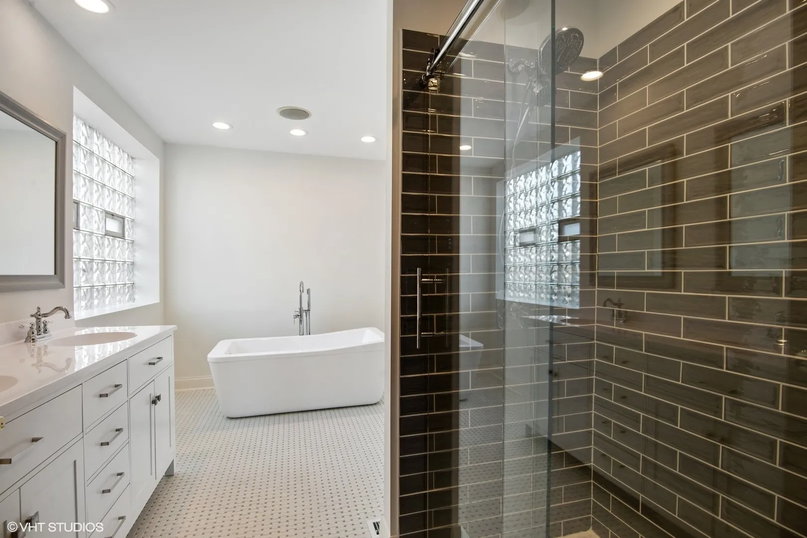 1631 W Wolfram St, ,  60657, USA 60657-unit#1631-Chicago-IL