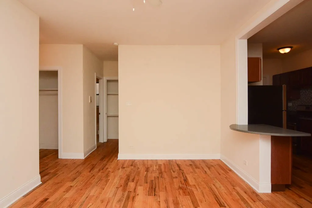 624 W Cornelia Ave, ,  60657, USA 60657-unit#3S-Chicago-IL