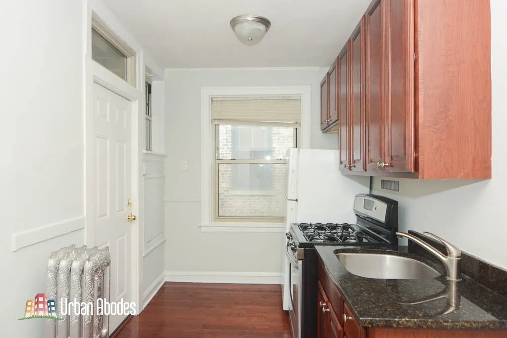 544 W Surf St, ,  60657, USA 60657-unit#3W-Chicago-IL