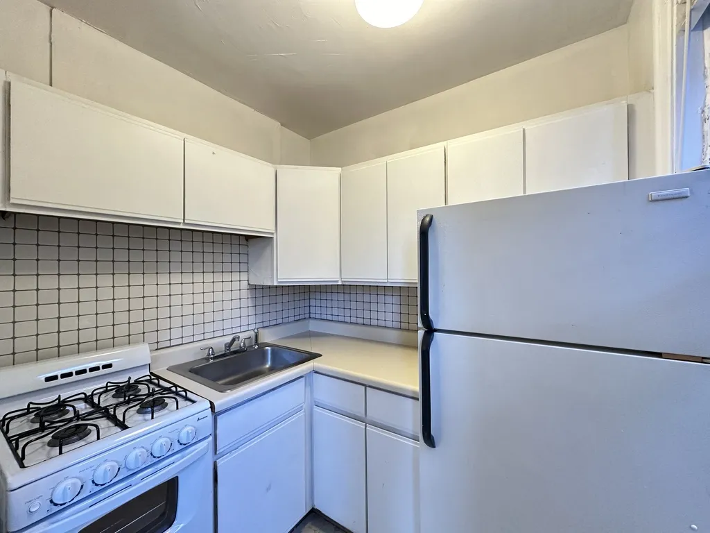 711 W Belmont Ave, , 60657, USA 60657-unit#306-Chicago-IL