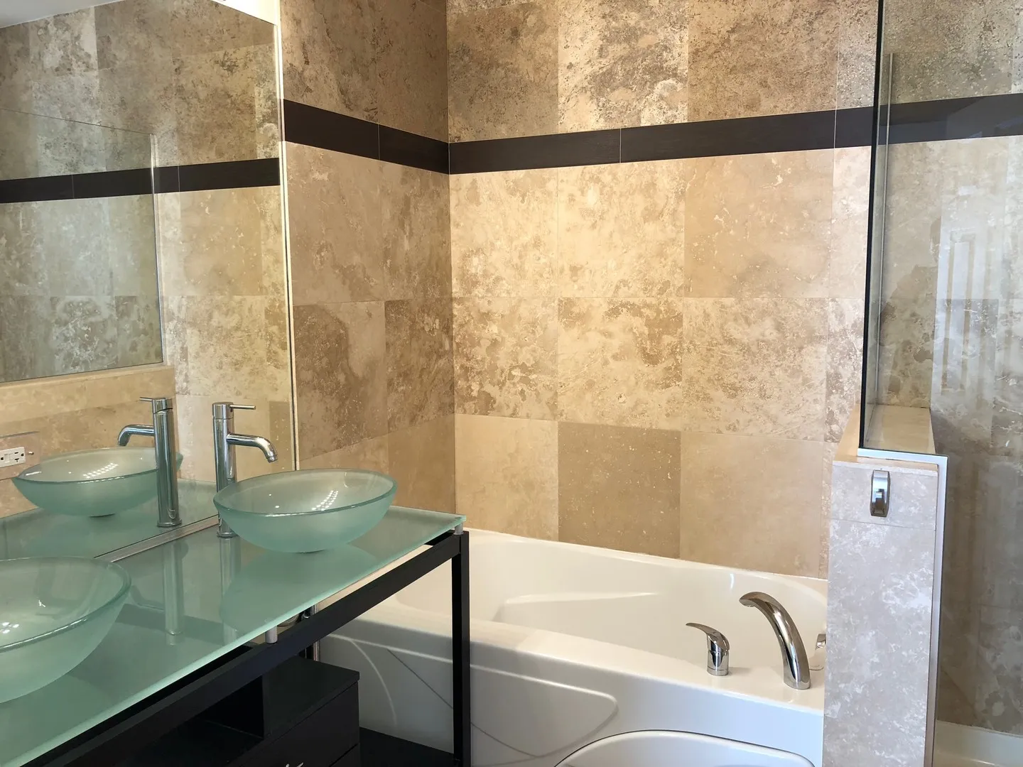 6957 N Greenview Ave, , 60626, USA 60626-unit#4B-Chicago-IL