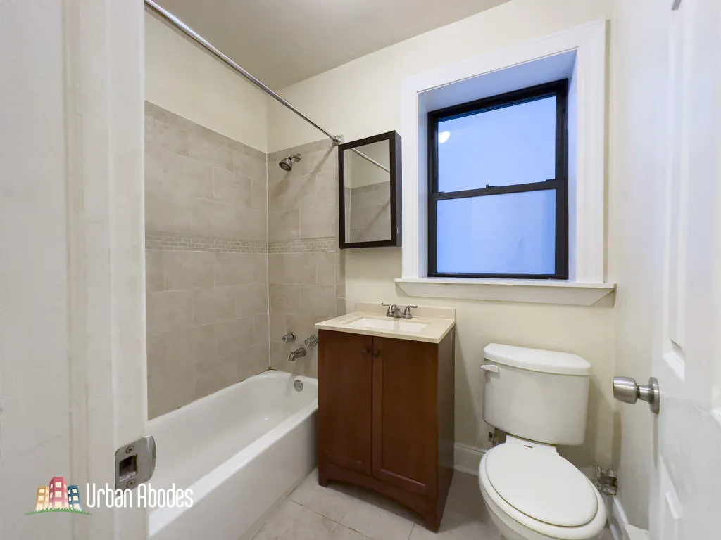 1347 N Dearborn St, ,  60610, USA 60610-unit#204-Chicago-IL