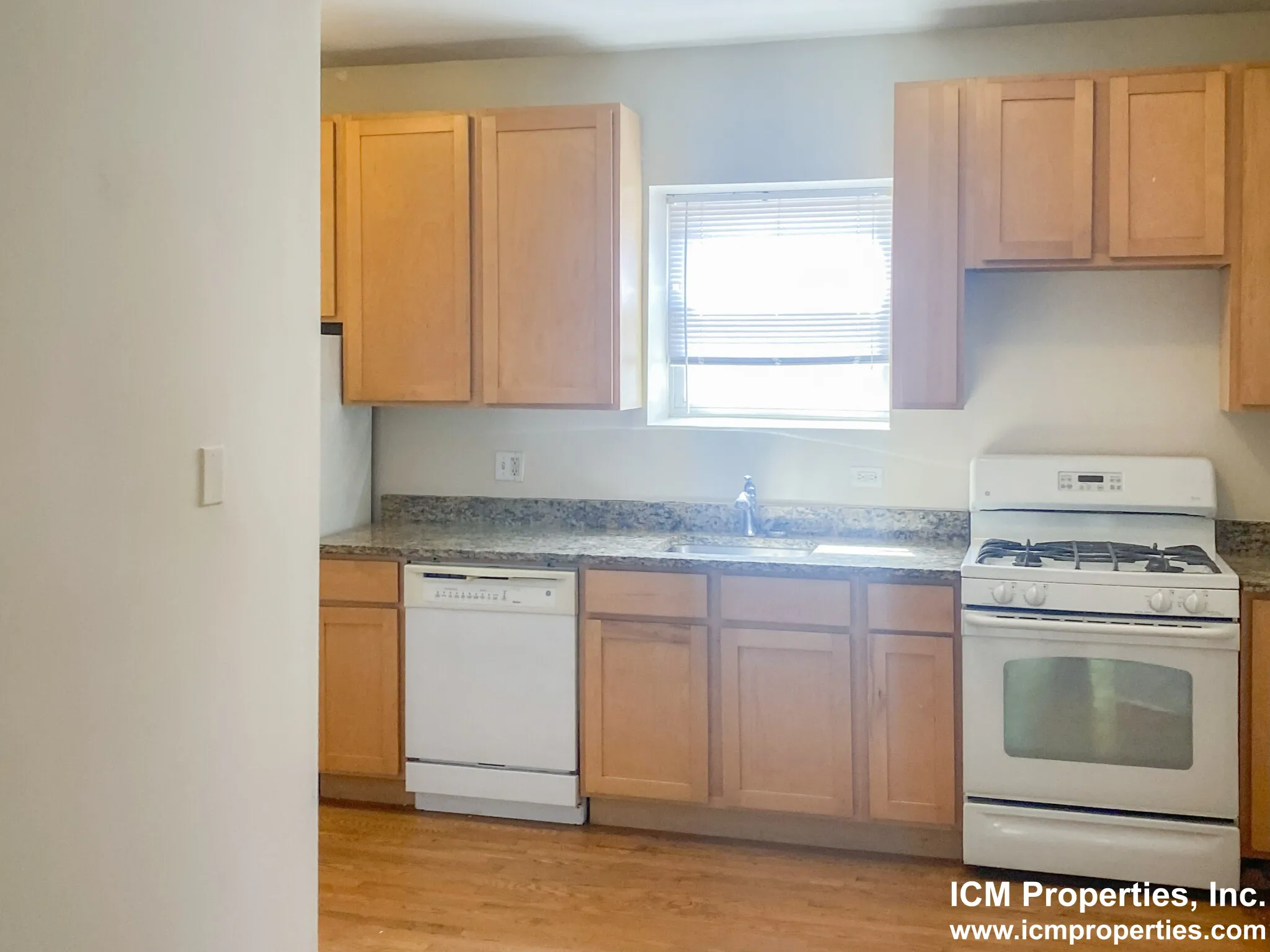 3912 N Pine Grove Ave, ,  60613, USA 60613-unit#3916-1E-Chicago-IL