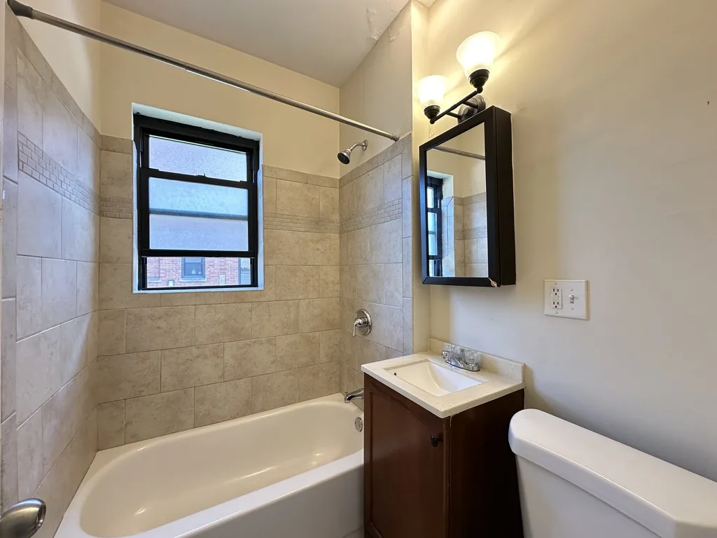 957 W Cornelia Ave, ,  60657, USA 60657-unit#1A-Chicago-IL