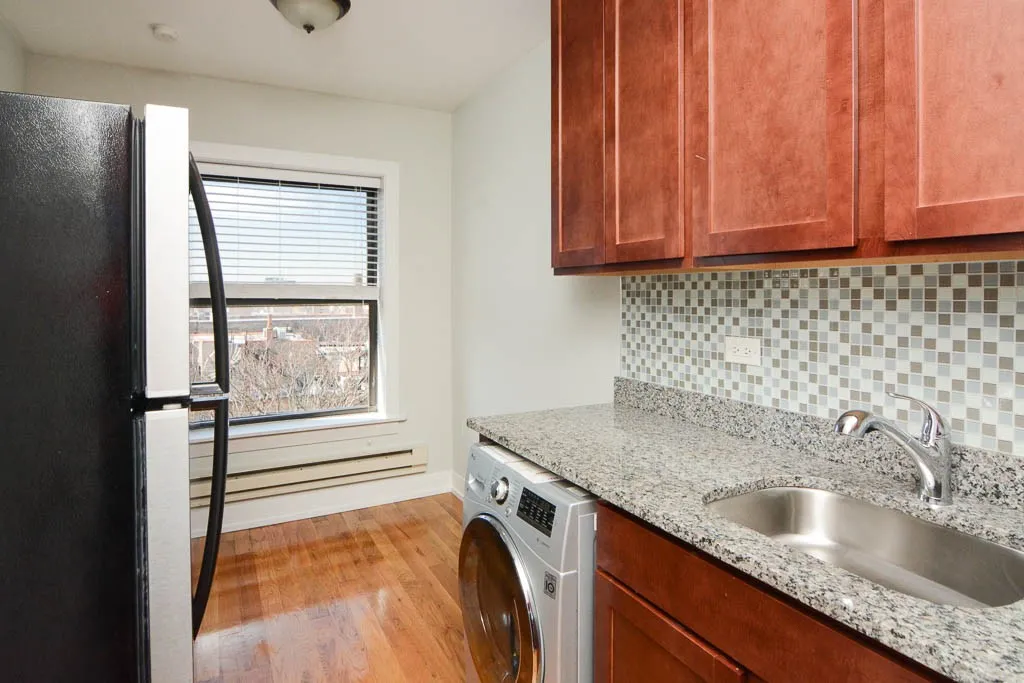 550 W Arlington Pl, ,  60614, USA 60614-unit#704-Chicago-IL