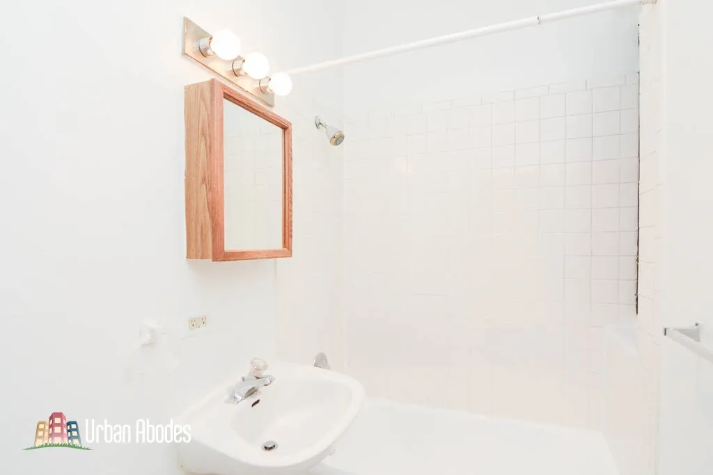 635 W Barry Ave, , 60657, USA 60657-unit#205-Chicago-IL
