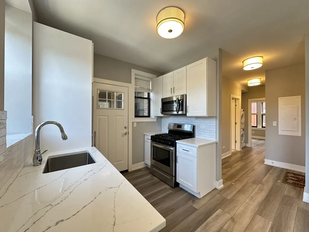 N Janssen Ave, , , USA 60613-unit#2E-Chicago-IL