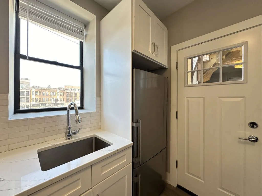 N Janssen Ave, , , USA 60613-unit#2E-Chicago-IL