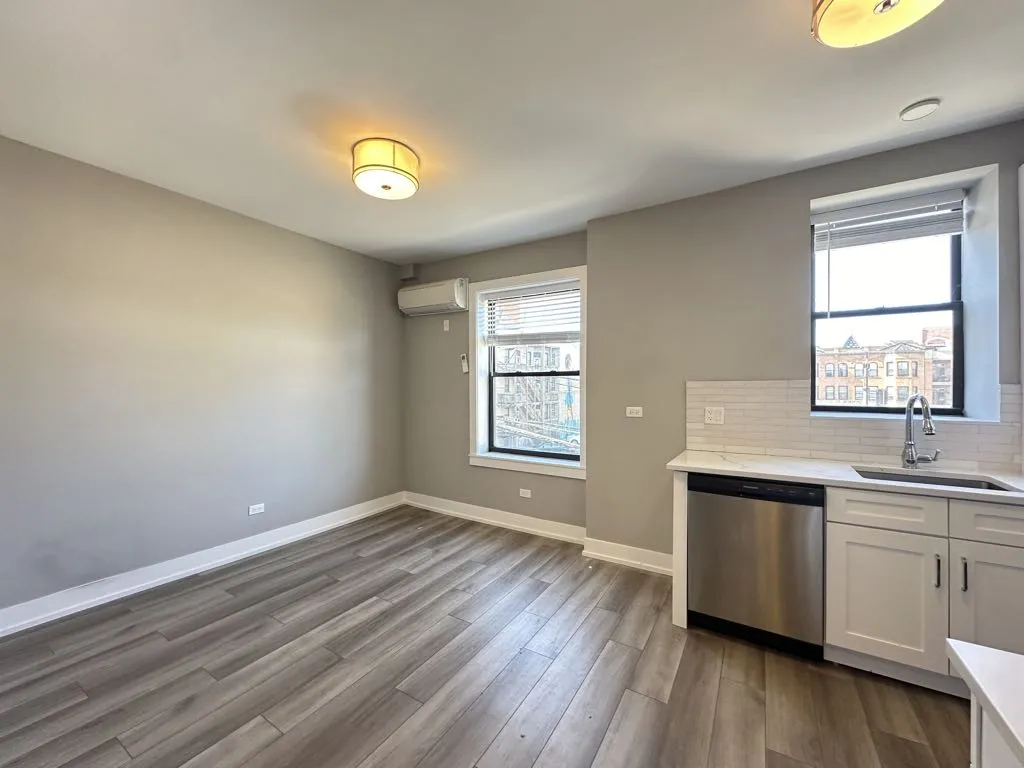 N Janssen Ave, , , USA 60613-unit#2E-Chicago-IL