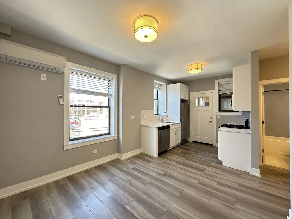 N Janssen Ave, , , USA 60613-unit#2E-Chicago-IL