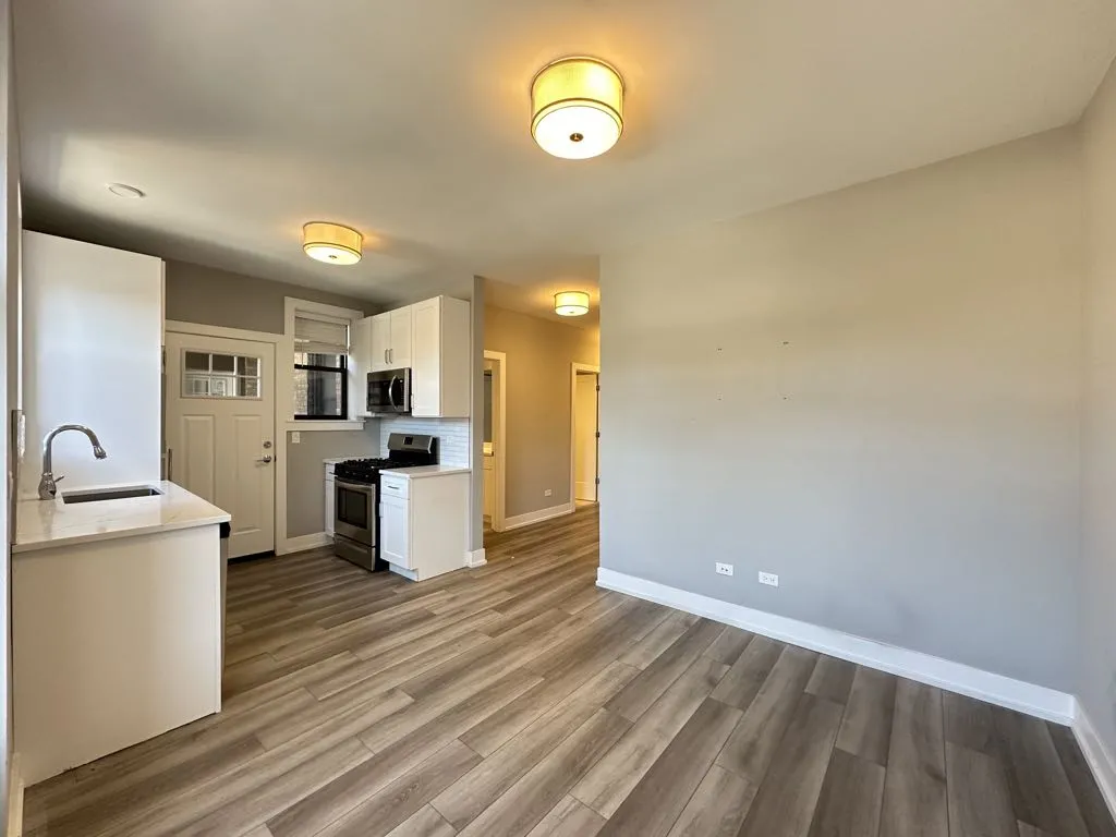 N Janssen Ave, , , USA 60613-unit#2E-Chicago-IL