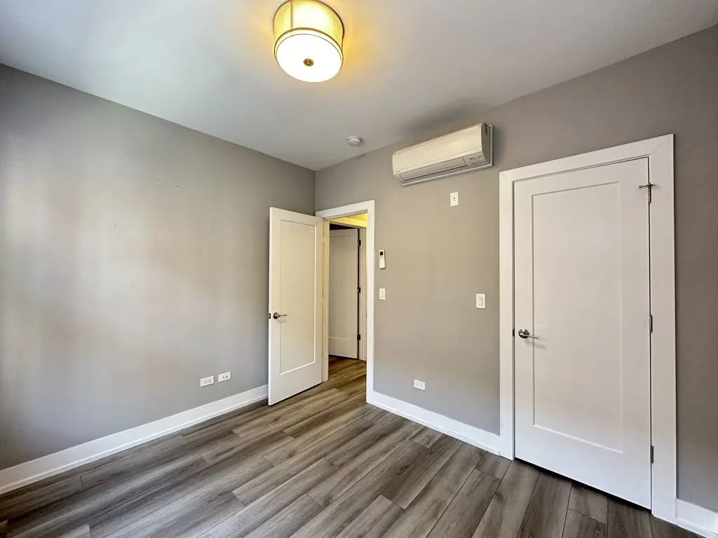 N Janssen Ave, , , USA 60613-unit#2E-Chicago-IL