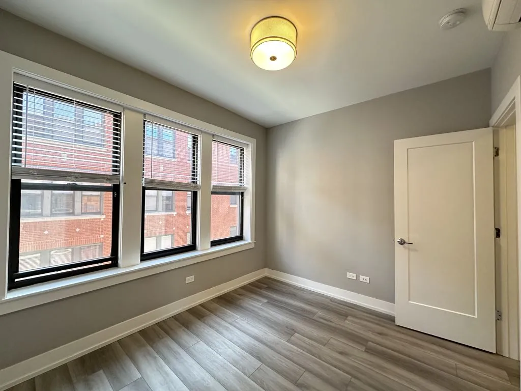 N Janssen Ave, , , USA 60613-unit#2E-Chicago-IL