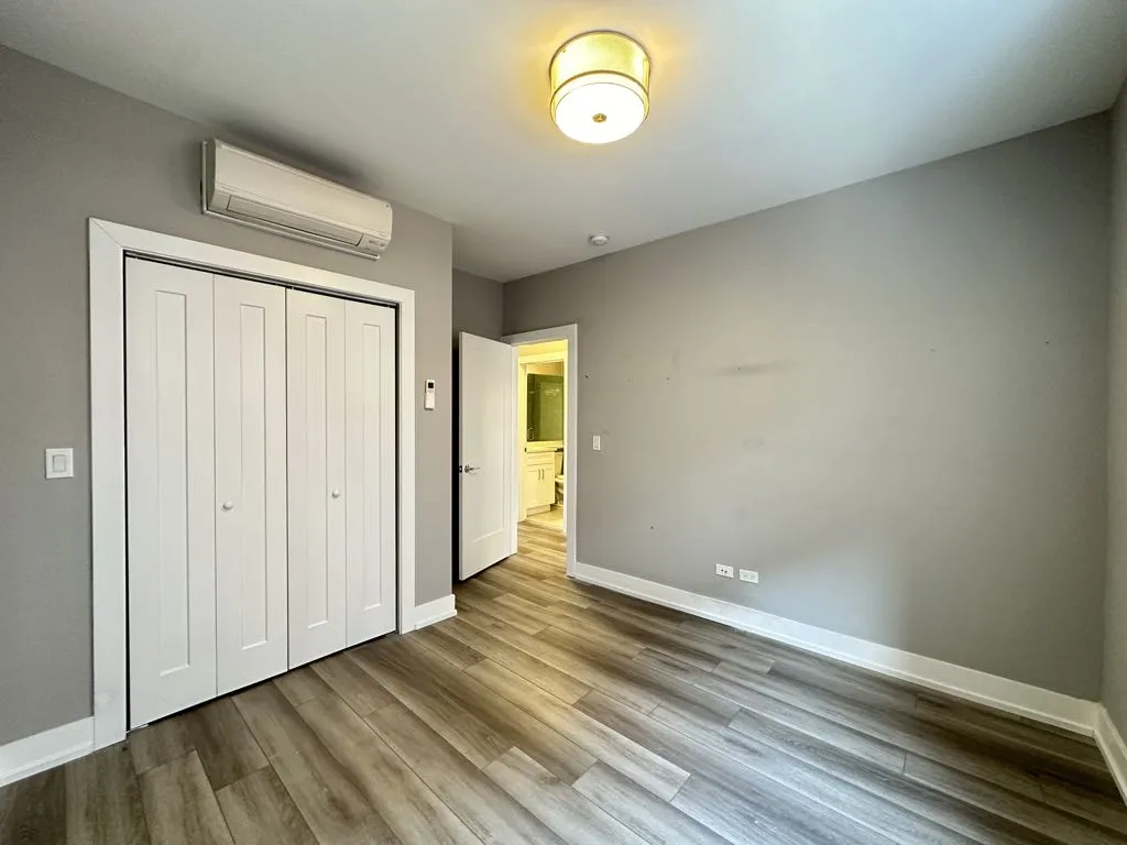 N Janssen Ave, , , USA 60613-unit#2E-Chicago-IL