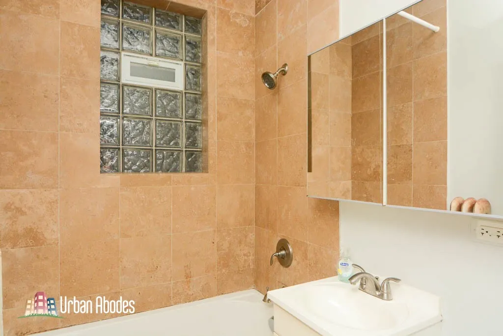 546 W Surf St, ,  60657, USA 60657-unit#G-Chicago-IL